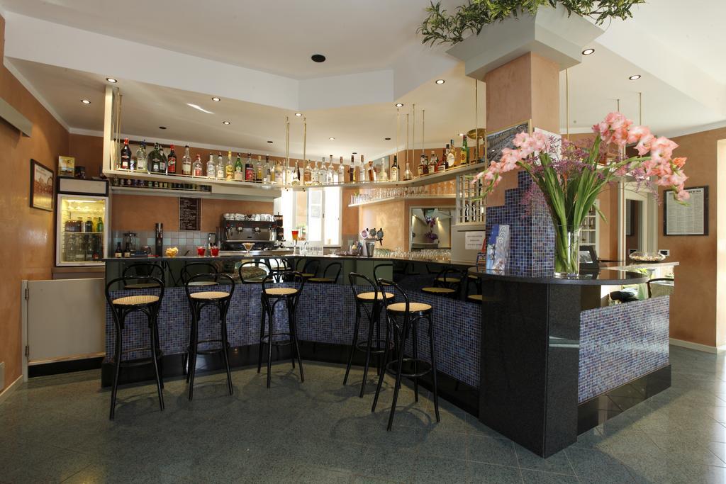 Hotel Conti 里米尼 外观 照片