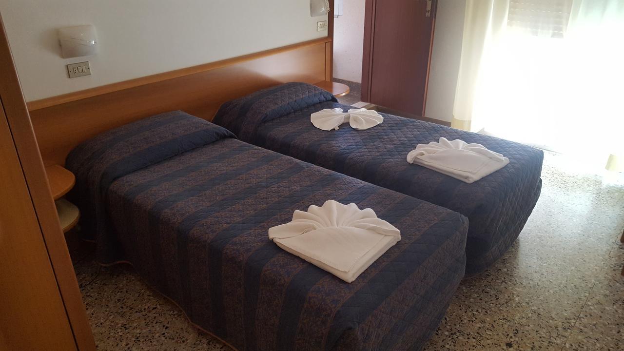 Hotel Conti 里米尼 客房 照片